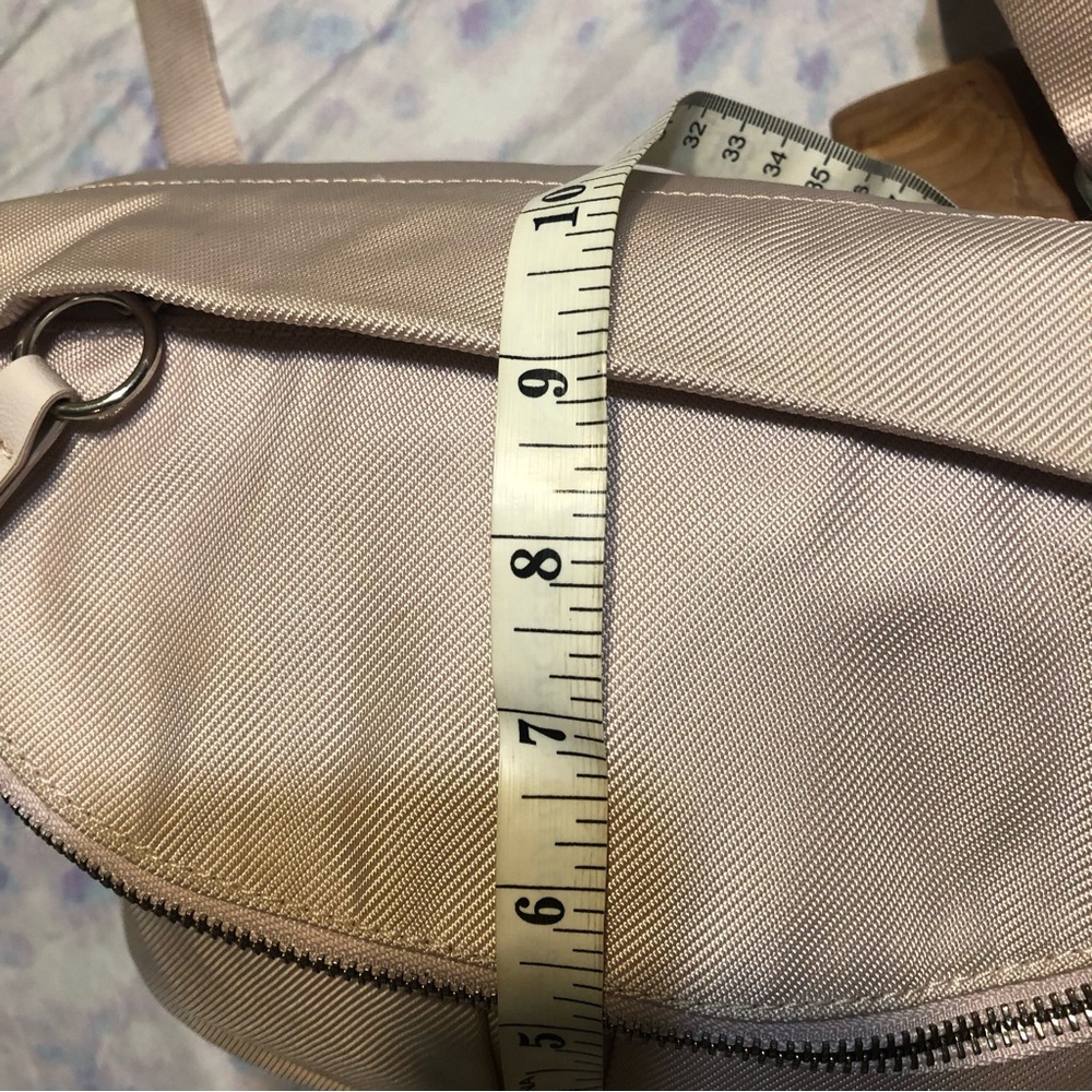 Lululemon - Picture 8 of 9